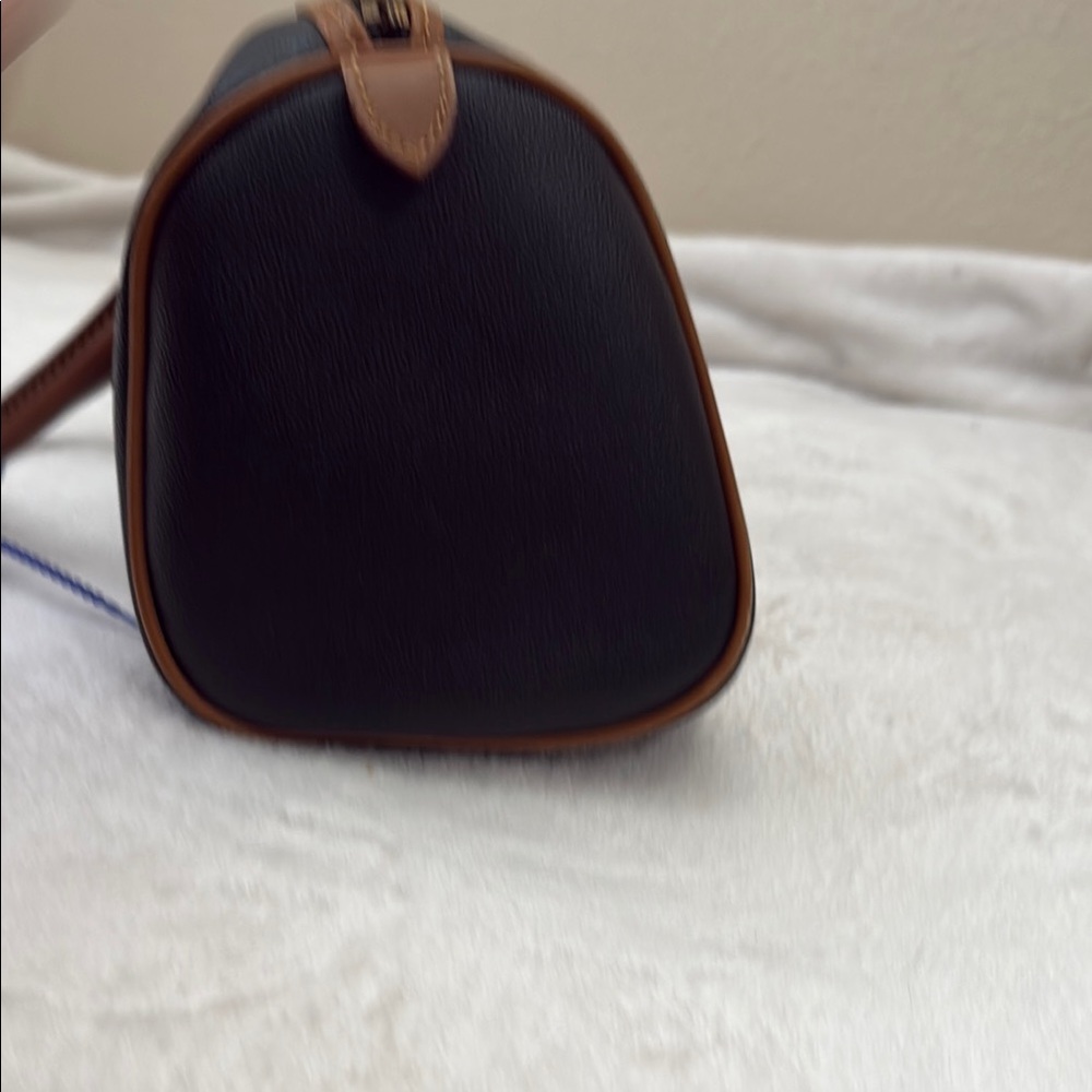 Elegant Black and Brown Leather Handbag - Picture 5 of 6